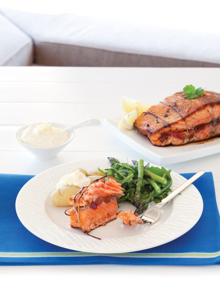 Pepper-stuffed salmon with yoghurt and lemon sauce Pepper-stuffed salmon with yoghurt and lemon sauce