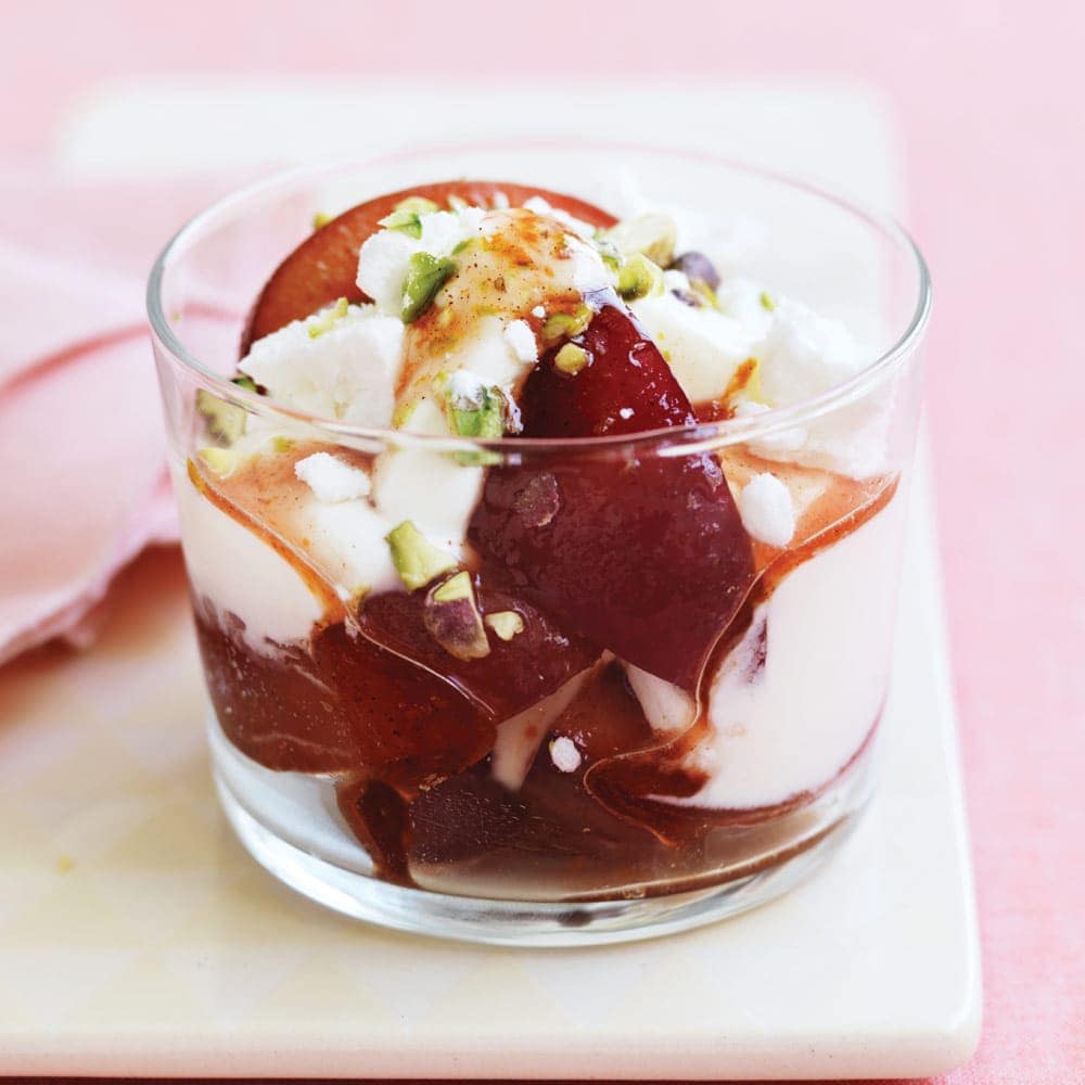 Plum, meringue and pistachio trifles Plum, meringue and pistachio trifles