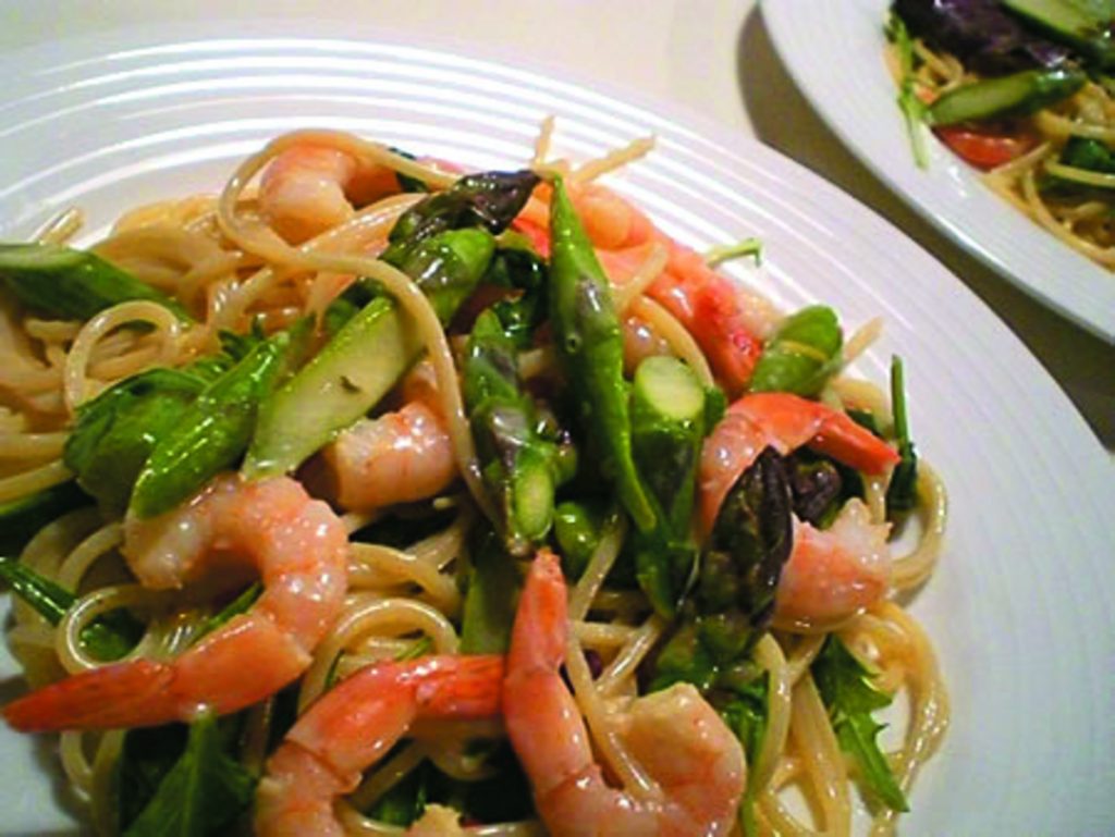 Prawn, pea and asparagus pasta