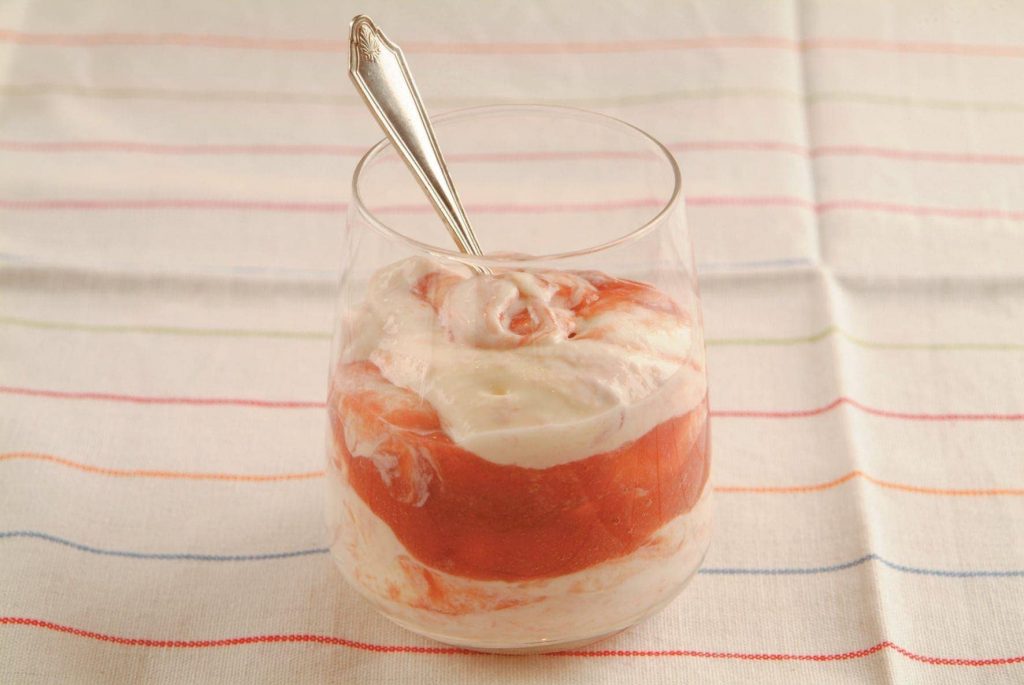 Rhubarb and yoghurt fool Rhubarb and yoghurt fool