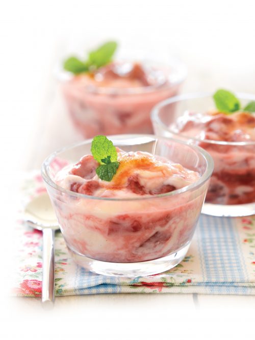 Roasted rhubarb fool