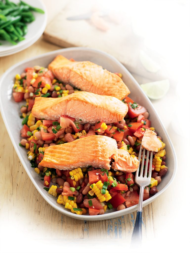 Roasted salmon with Mexican salad Roasted salmon with Mexican salad