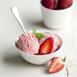 Roasted strawberry ice cream