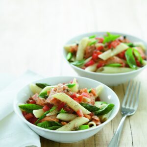 Salmon, tomato and asparagus pasta