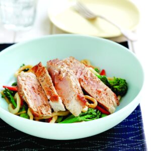 Sesame tuna with stir-fried noodles