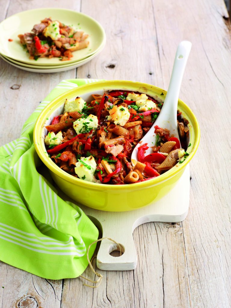 Tuna and capsicum pasta bake