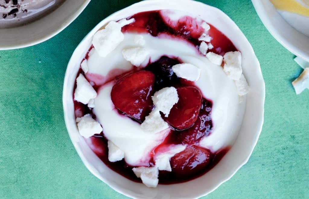 Eton mess yoghurt pots Eton mess yoghurt pots