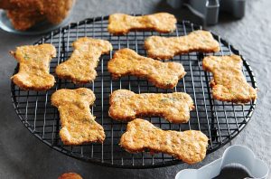 2 healthy treats for your pooch