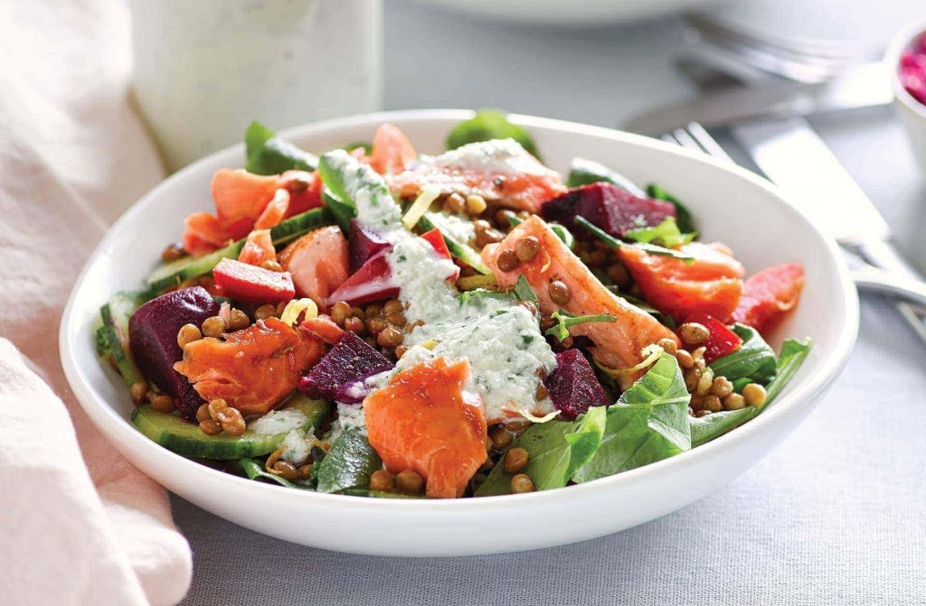 Salmon lentil salad with cucumber cream Salmon lentil salad with cucumber cream