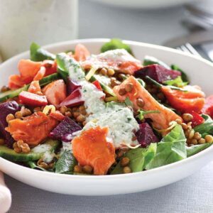 Salmon lentil salad with cucumber cream