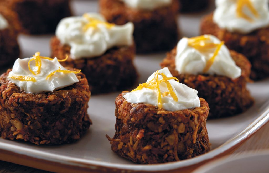 Mini raw carrot cakes Mini raw carrot cakes
