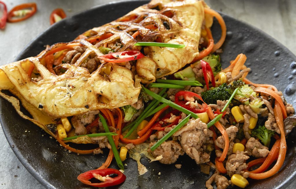 Egg net omelette with spicy pork and veges Egg net omelette with spicy pork and veges