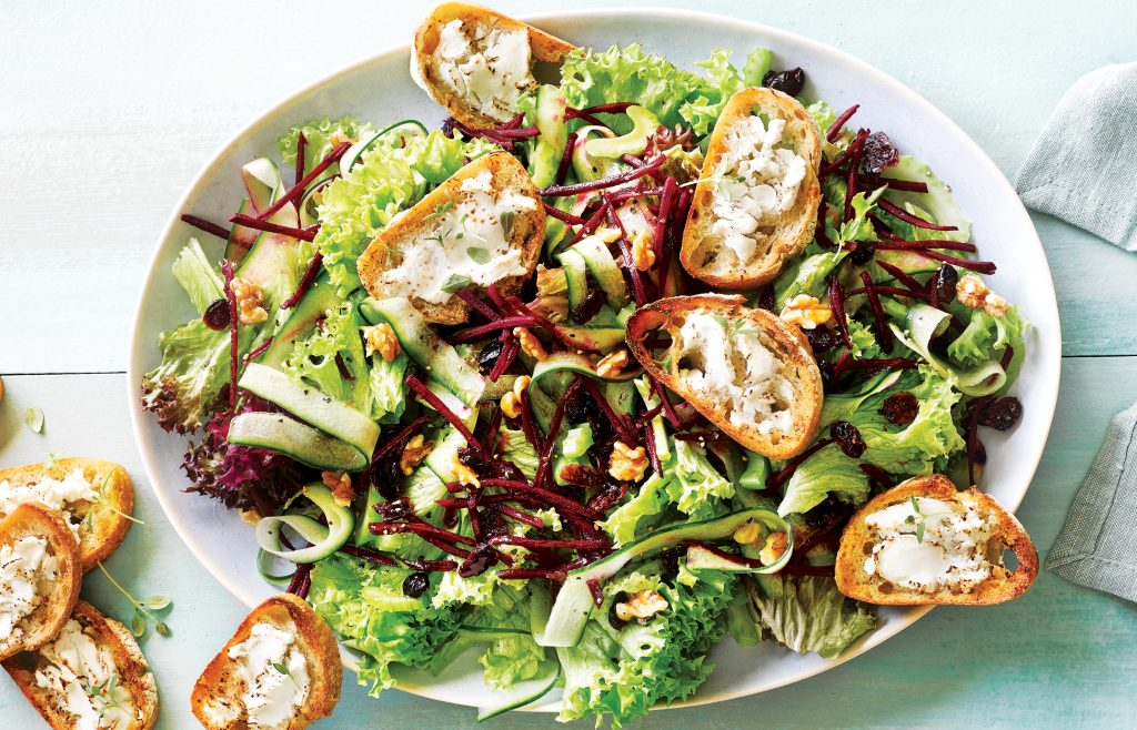 Summer salad with goat’s cheese croutons Summer salad with goat’s cheese croutons