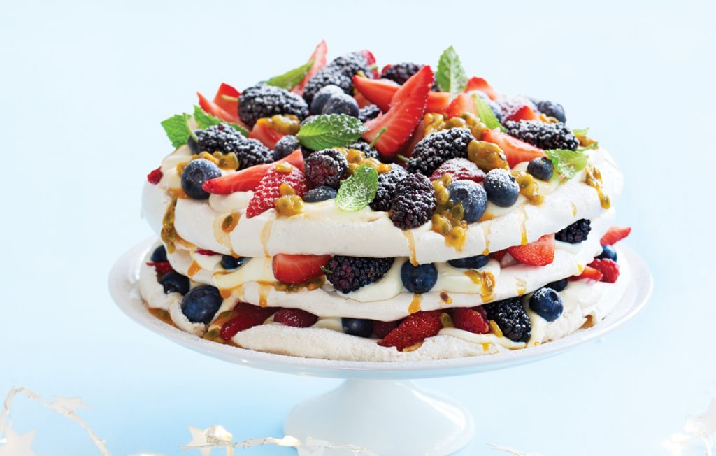 Egg-free pavlova with summer berries Egg-free pavlova with summer berries