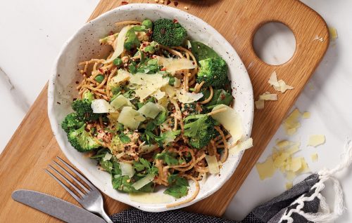 Pasta with chilli tuna and greens