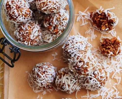 Carrot cake bliss balls