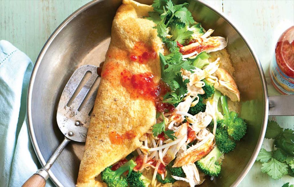 Asian-style coconut chicken omelette Omelette stuffed with chicken and vegetables