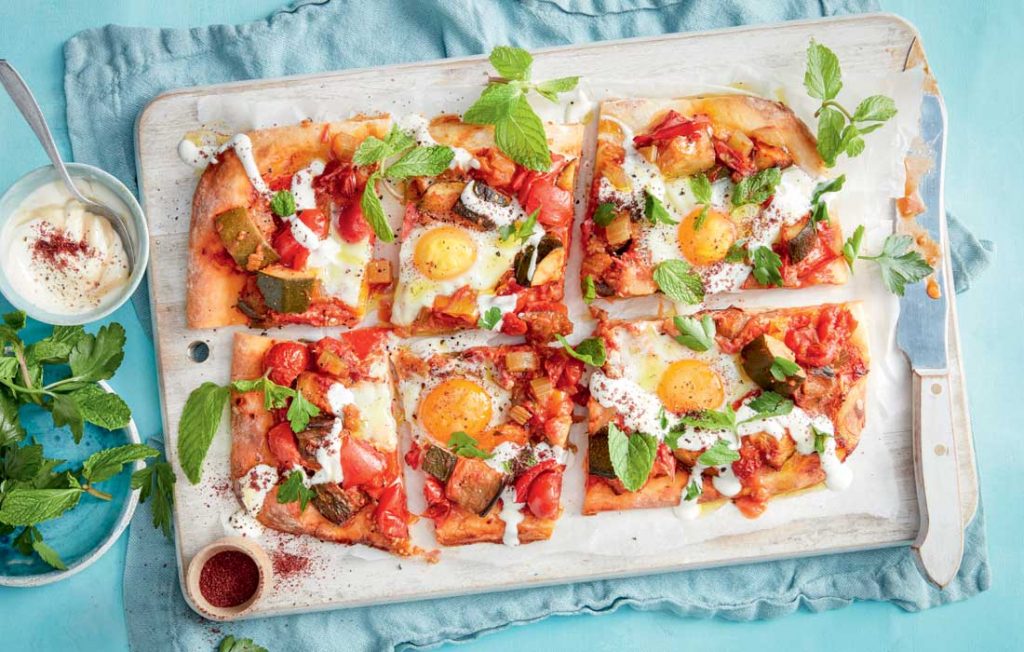 Homemade shakshuka pizza with sumac Homemade shakshuka pizza with sumac