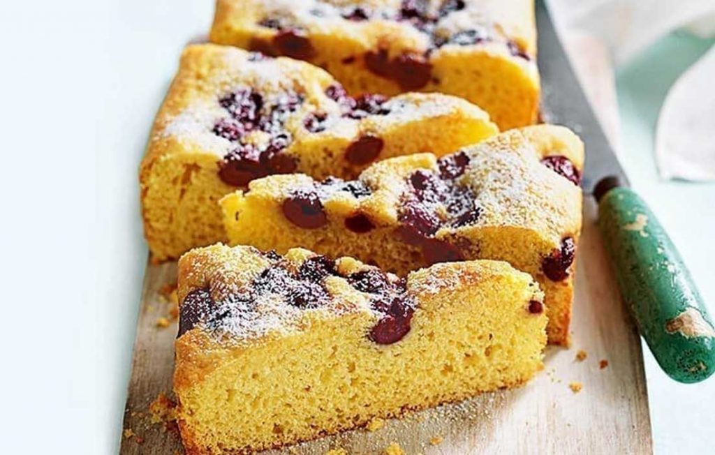 Vanilla and cherry tray cake Vanilla and cherry tray cake