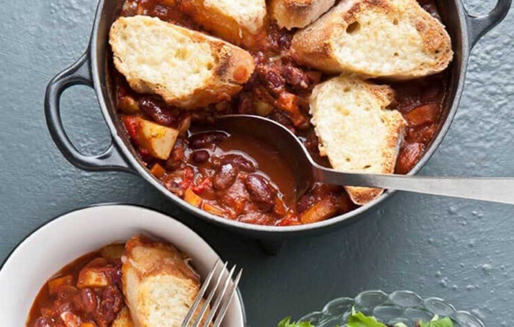 Spicy bean and potato chilli