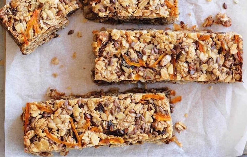 ‘Carrot cake’ muesli bars ‘Carrot cake’ muesli bars