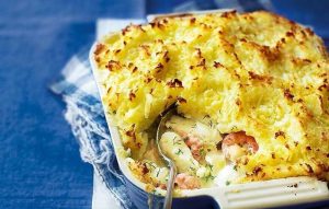 Healthy fish pie with prawns and leeks