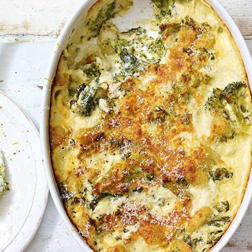Healthy gnocchi gratin with broccoli and kale