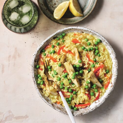 Vegan paella with artichokes