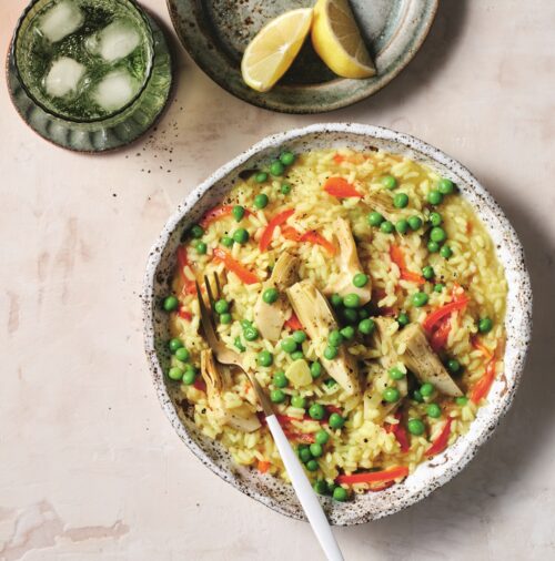 Vegan paella with artichokes
