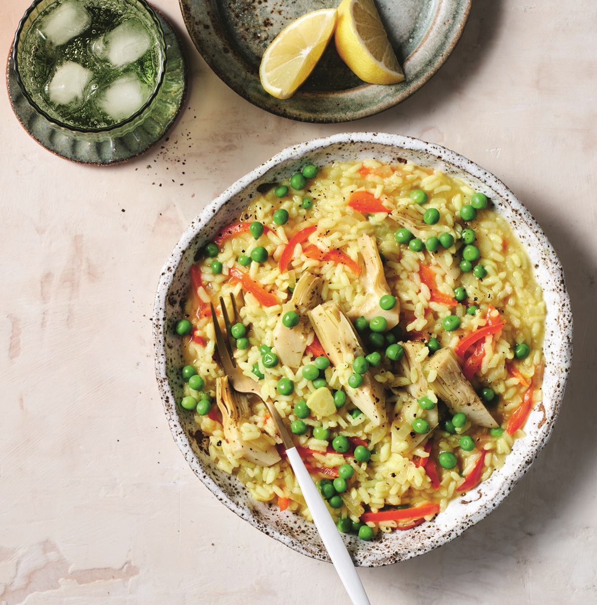 Vegan paella with artichokes