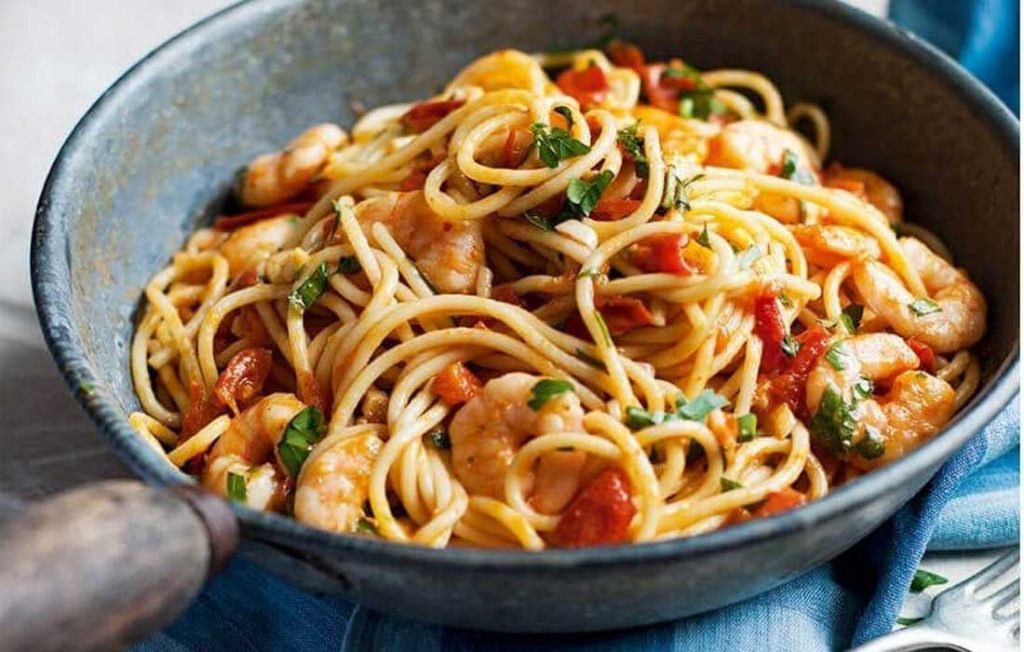 Spicy tomato and prawn spaghetti