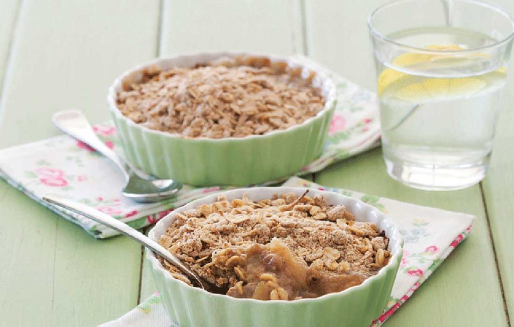 Vegan cinnamon and nutmeg apple crumble Vegan cinnamon and nutmeg apple crumble