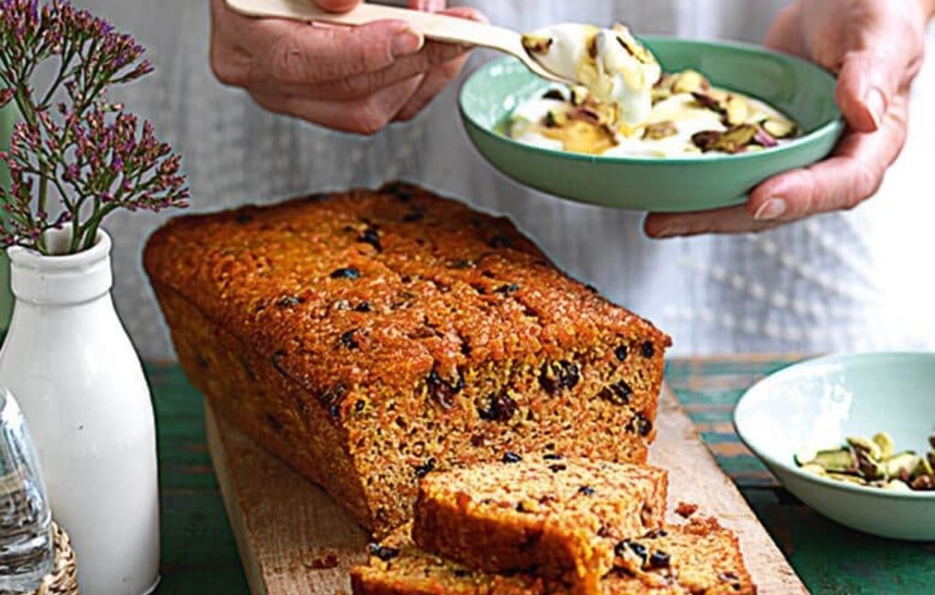 Carrot cake made with honey and olive oil Carrot cake made with honey and olive oil