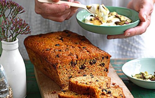 Carrot cake made with honey and olive oil