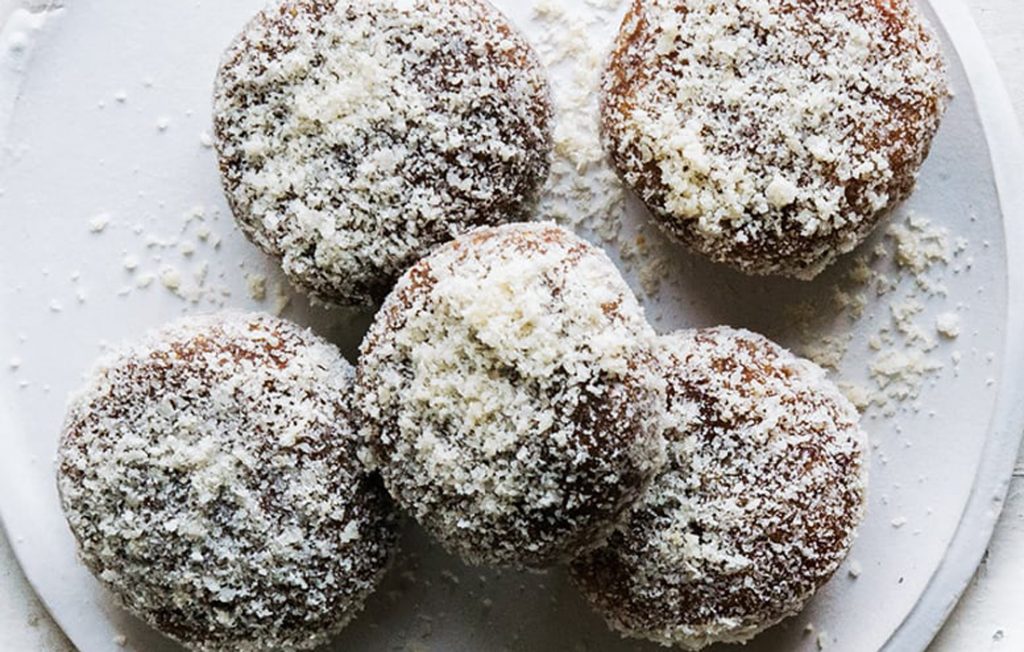 Fig, walnut and ginger balls Fig, walnut and ginger balls
