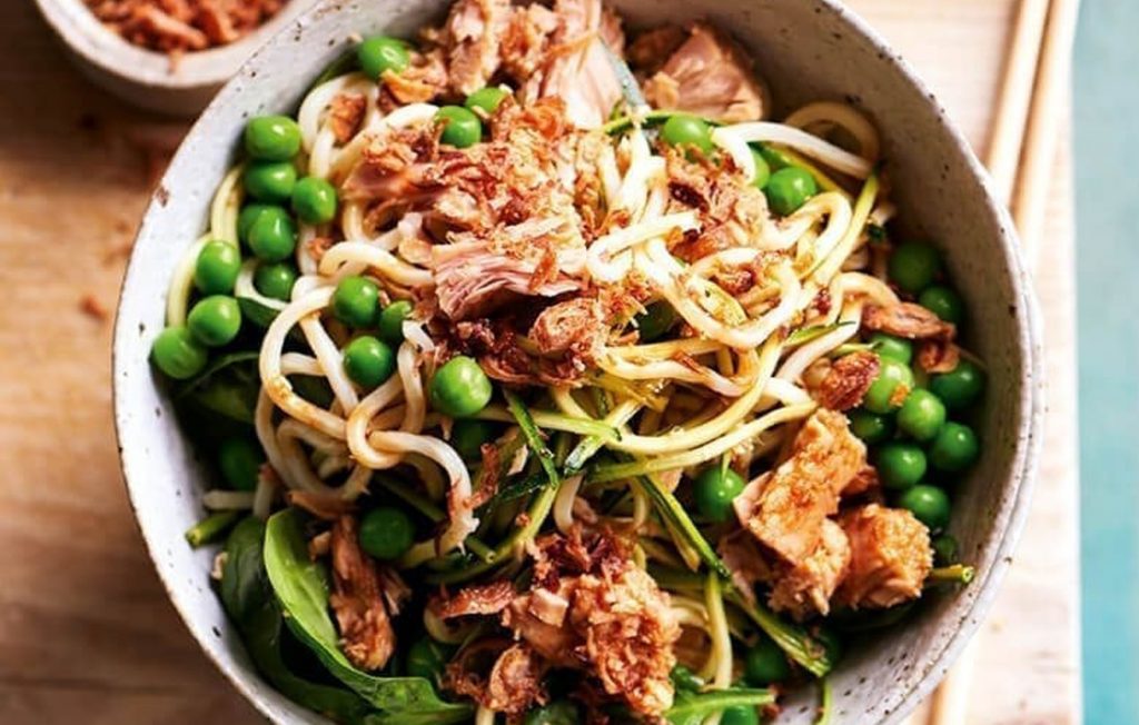 Tuna and chilli noodles Tuna and chilli noodles
