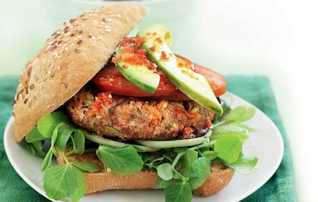 Vegetarian burgers with sweet chilli sauce Vegetarian burgers with sweet chilli sauce