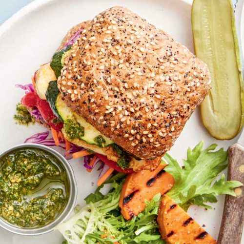 Chilli haloumi burgers