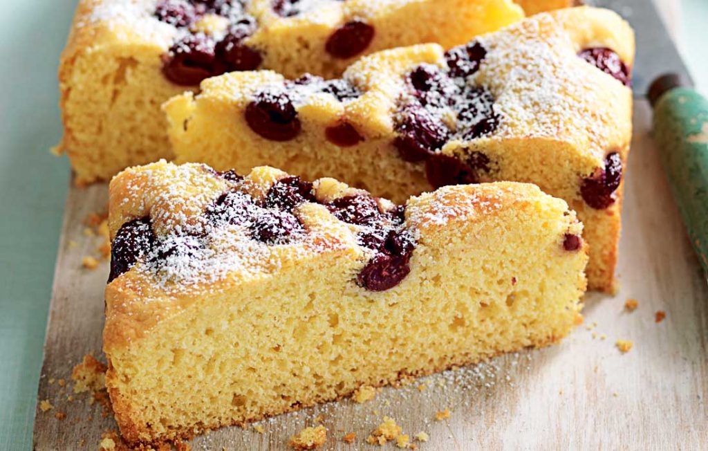 Sour cherry cake Slices of cherry cake