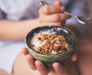 Whole grains may help keep middle-age spread at bay