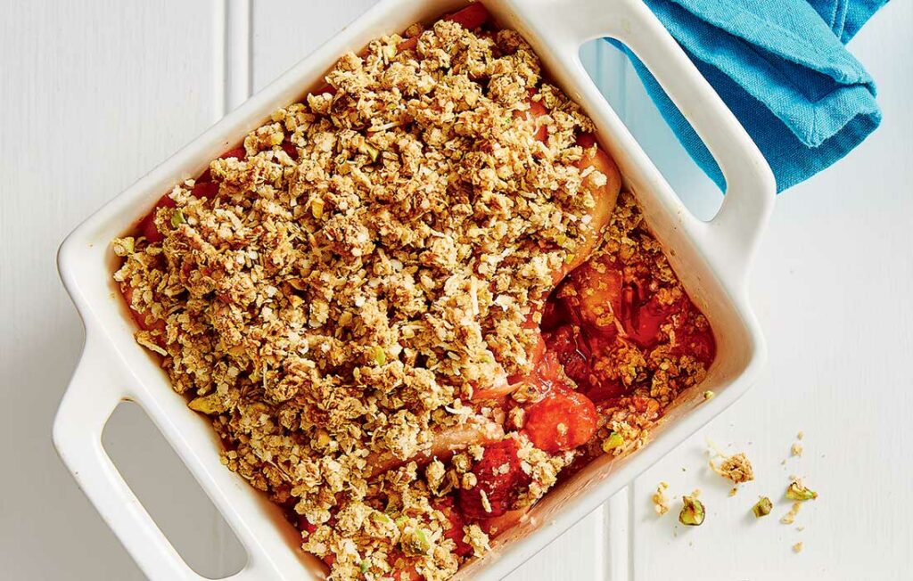 Pear, strawberry and pistachio crumble Pear, strawberry and pistachio crumble