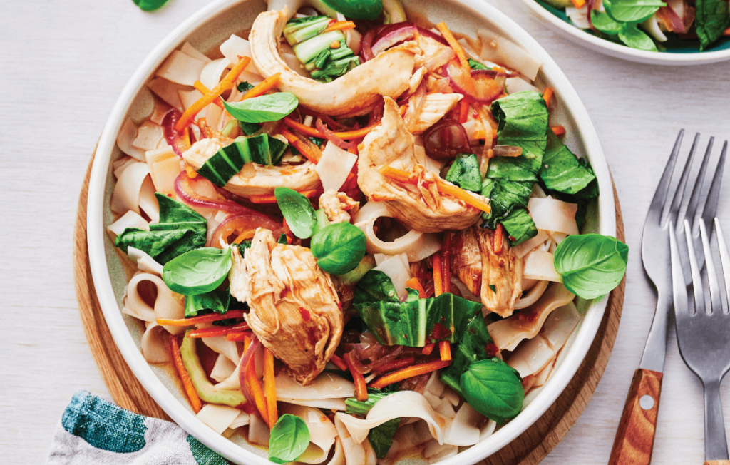 Basil and cashew chicken pad see ew Basil & cashew chicken pad see ew - recipe