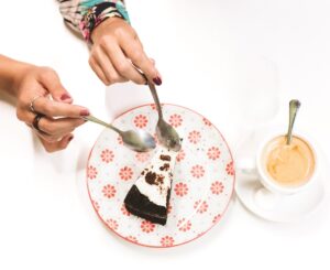 8 tips to prevent overeating