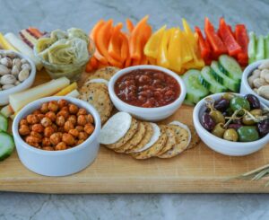5 tips for creating a healthy holiday platter
