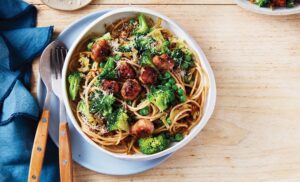 Pasta with meatballs and broccoli