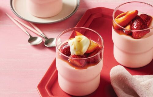 Yoghurt vanilla panna cotta with balsamic strawberries