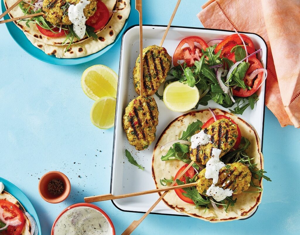 Spicy chicken koftas with pita bread and tzatziki Spicy chicken koftas with pita bread and tzatziki