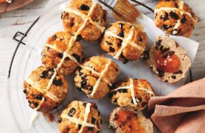 Gluten-free and high-fibre hot cross buns