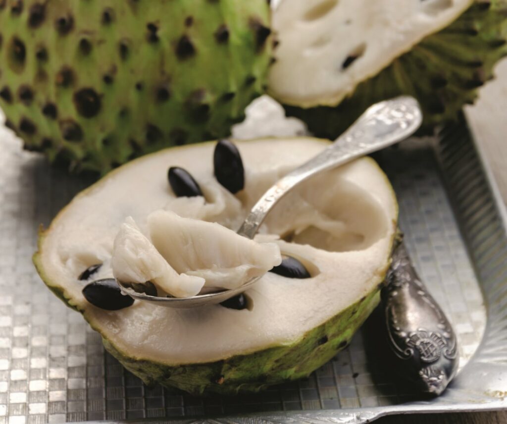 4 reasons to shop for custard apples - Healthy Food Guide
