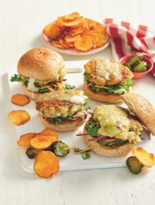 Fish burger with sweet potato chips